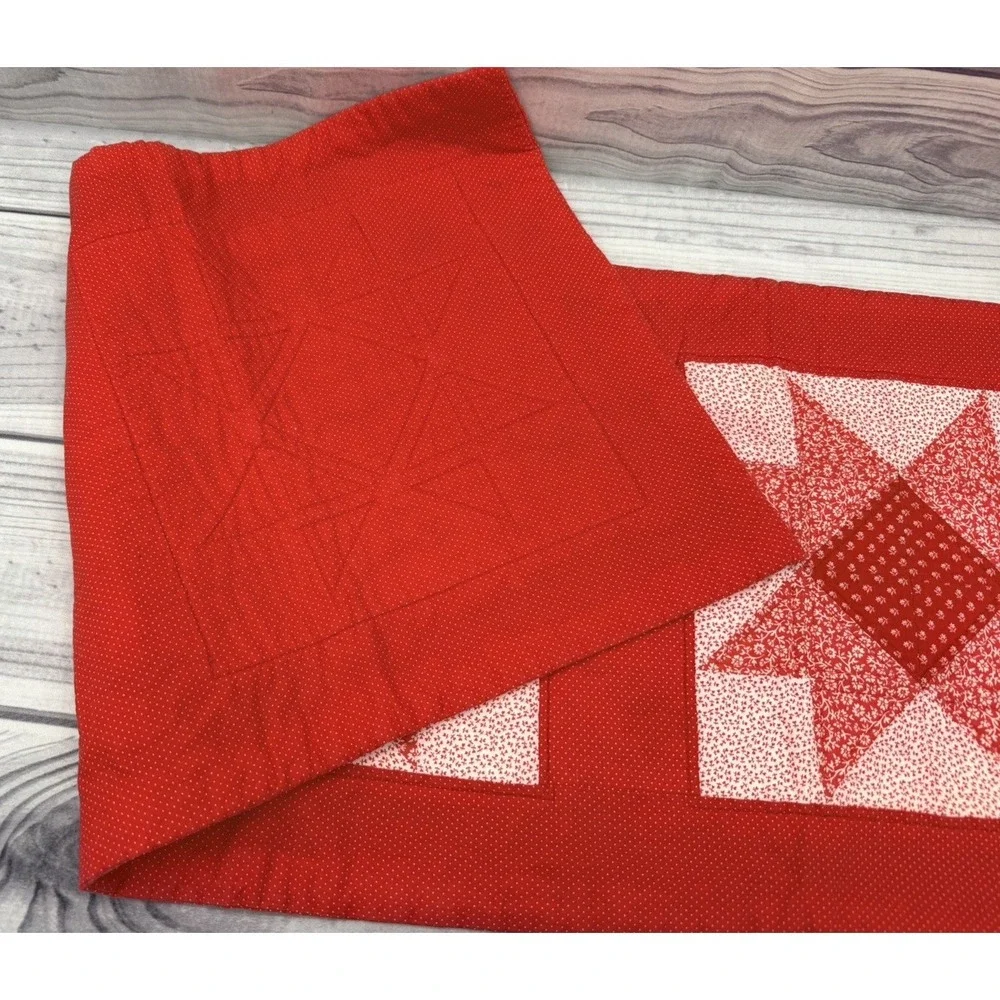 LOT OF 6 HOLIDAY TABLE RUNNERS - FALL / CHRISTMAS - SOME QUILTED - SOME VINTAGE